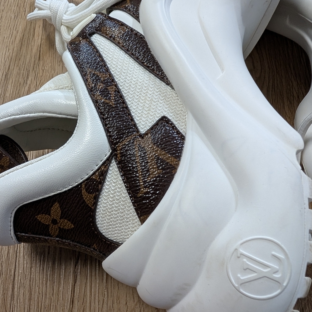 Louis Vuitton Shoes - Picture 4 of 10